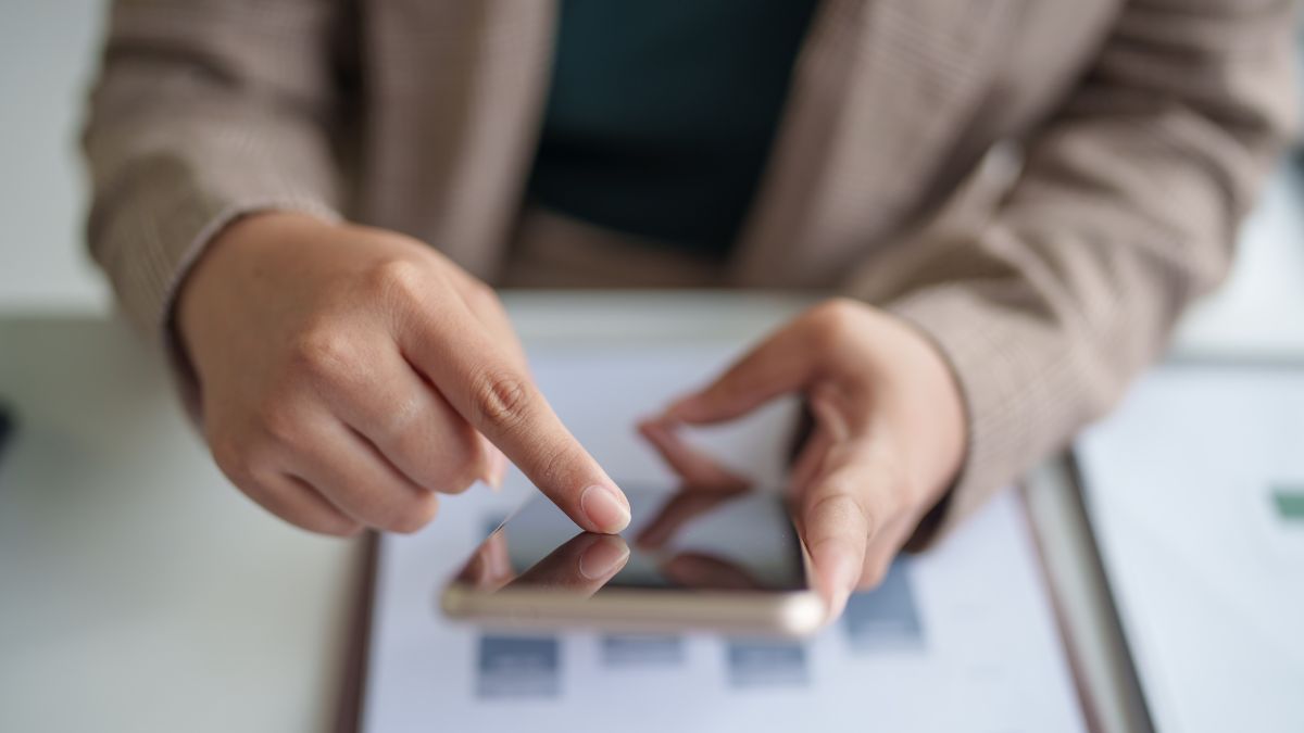 Encaisser un chèque CESU : démarches, délais et erreurs à éviter